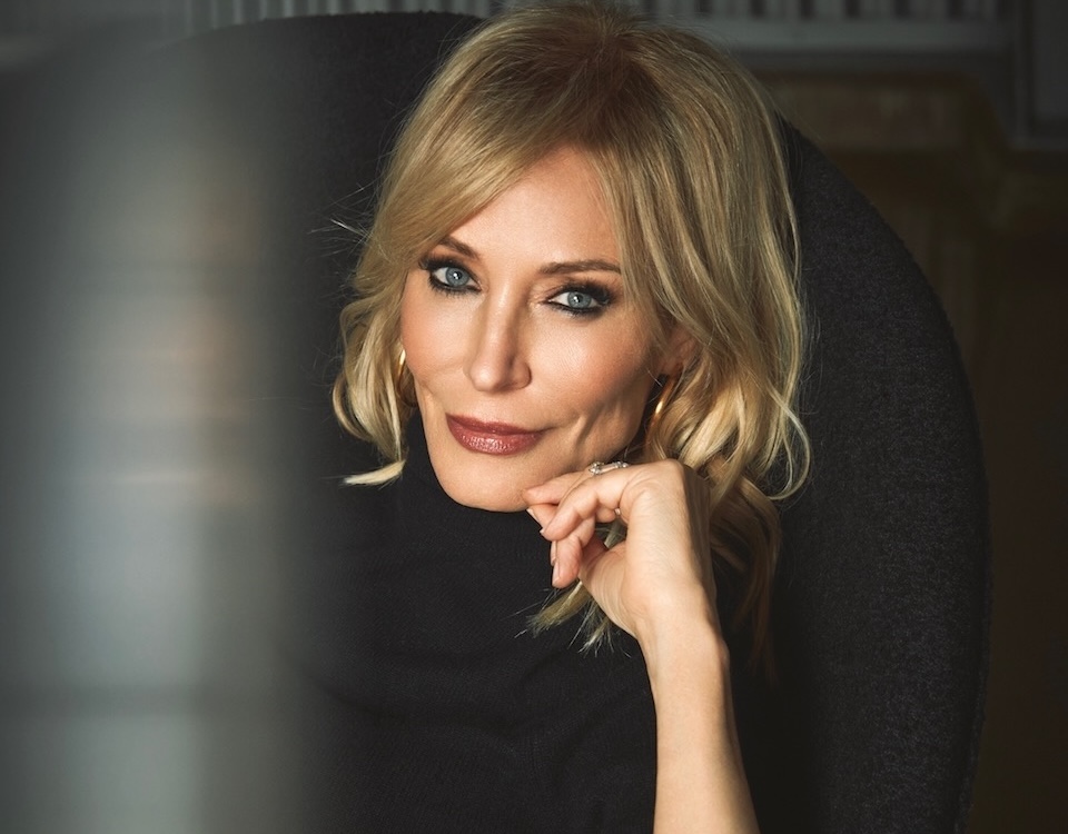 Paula-Crown-for ebby_magazine