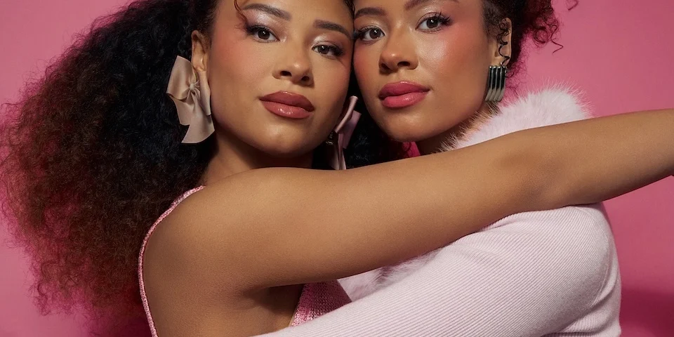 Lexie and Ana Learmann Twins portrait for Learmann Twins interview on beauty and well-being