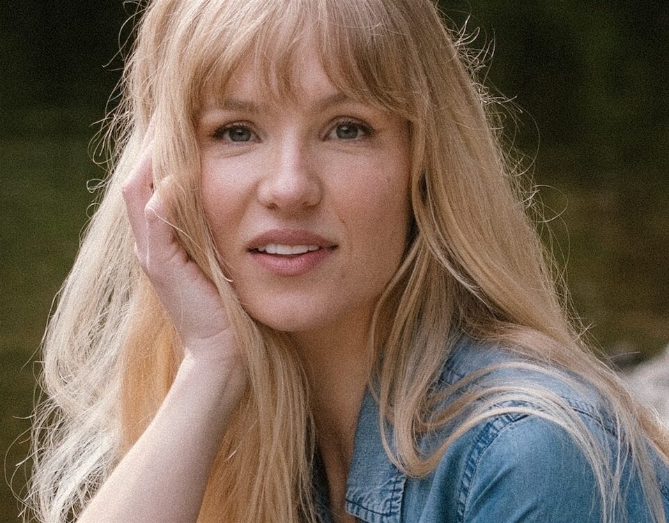 Debs Howard portrait for Ebby Magazine cover story